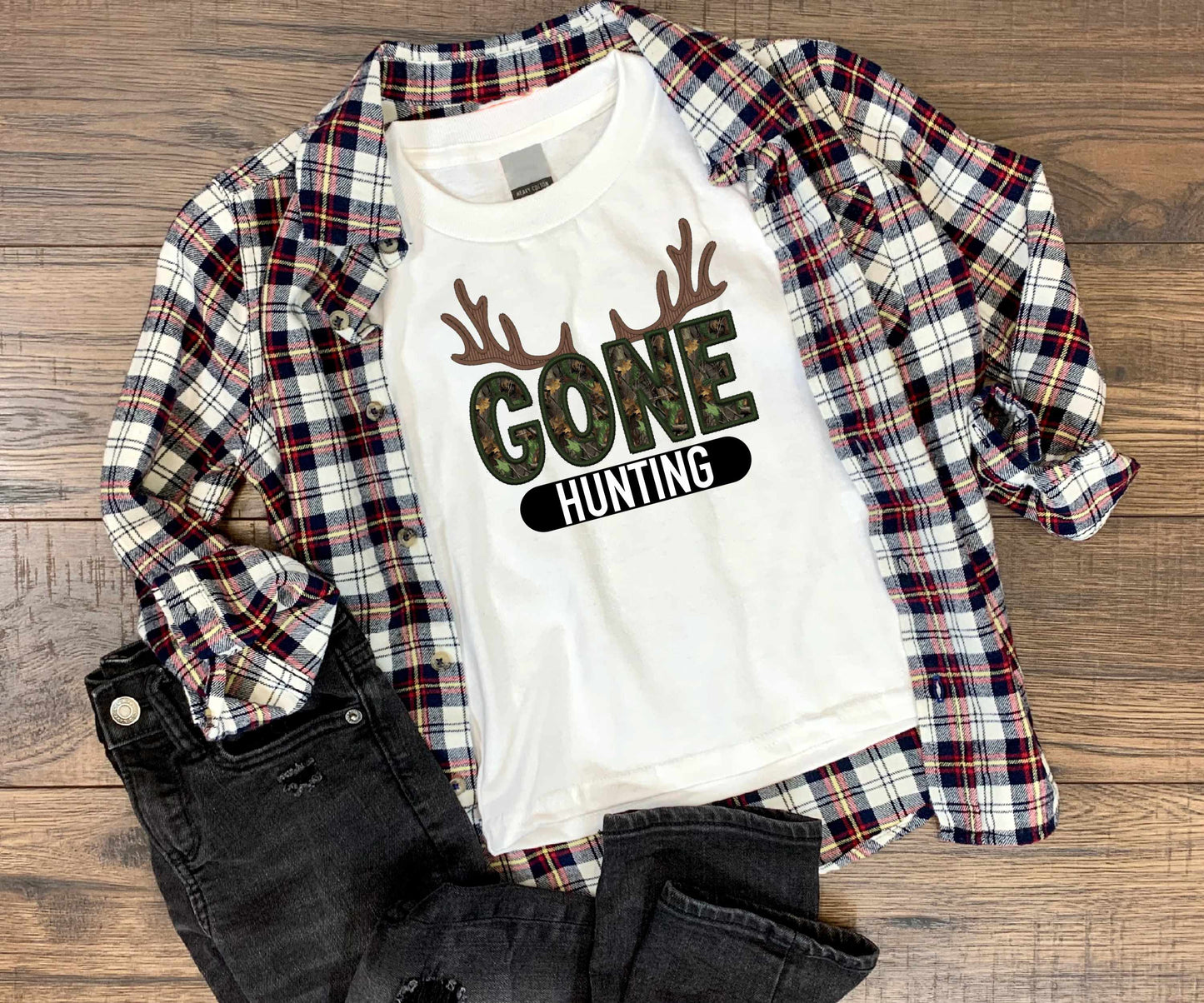 GONE HUNTING-FAUX SEQUIN EMBROIDERY (EFFECT) DTF 3619