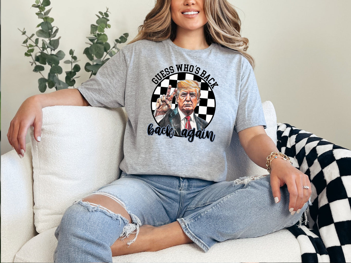 GUESS WHO'S BACK-TRUMP (GRAPHIC TEE) 988
